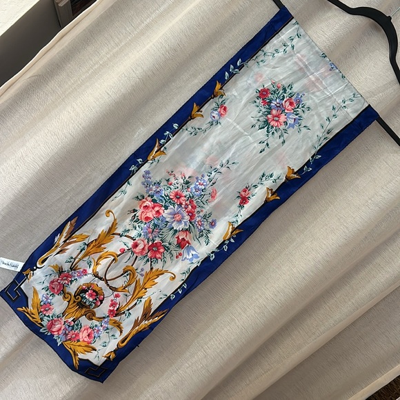 DVF floral and scrolls silk scarf - Picture 2 of 4